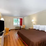 Travelodge By Wyndham Essington / Philadelphia Airport