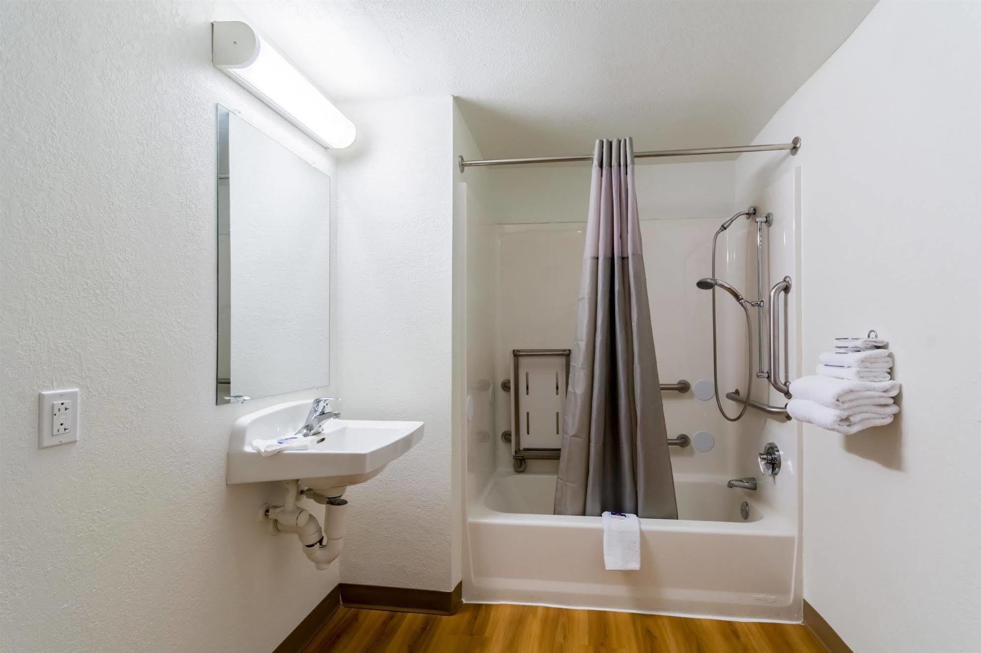 Travelodge By Wyndham / Philadelphia Airport 2*